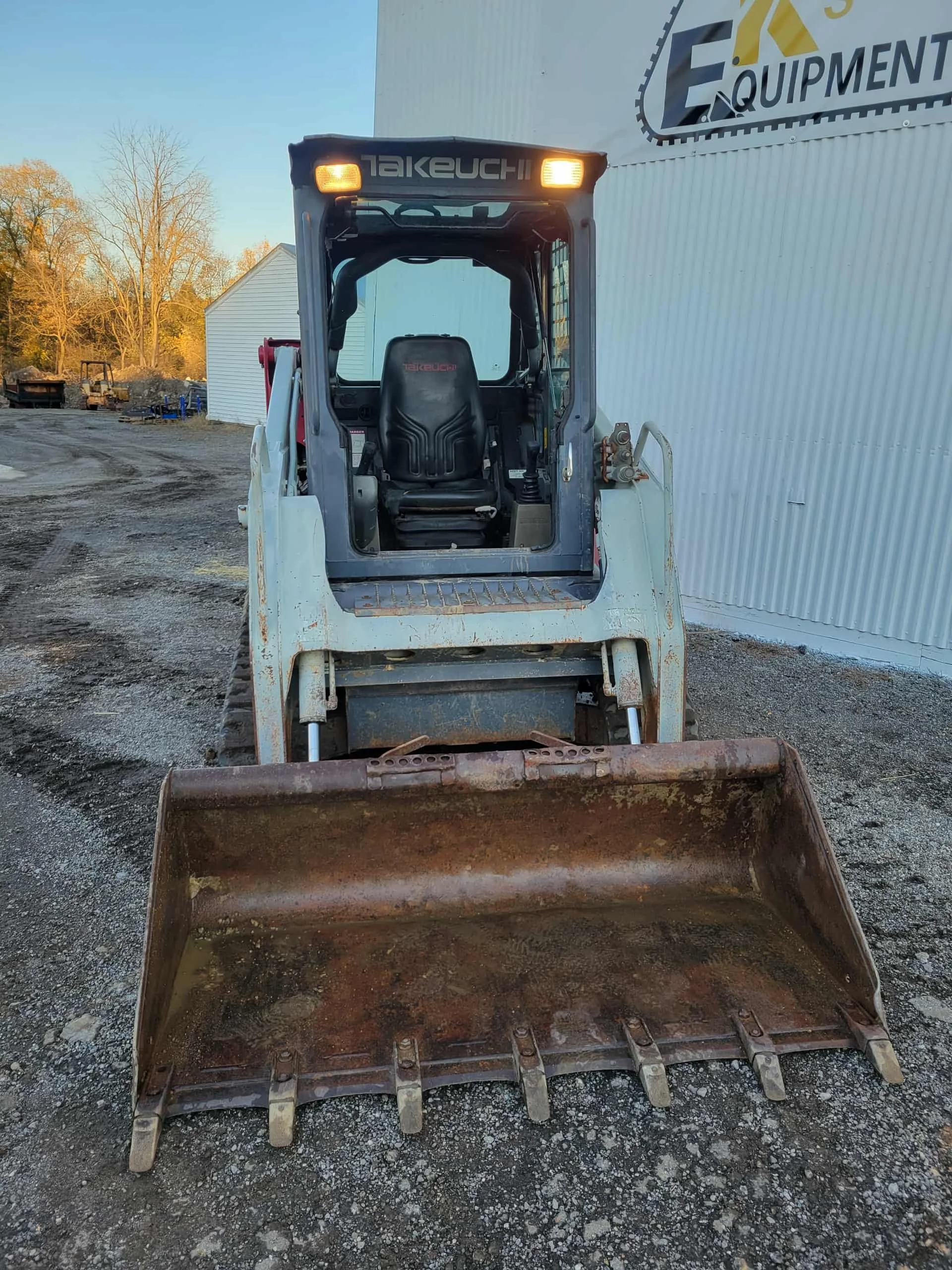2010 Takeuchi TL130 Skidsteer Package Deal 3 2010 Takeuchi TL130 Skidsteer Package Deal - view 3