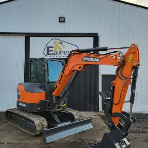 2022 Doosan DX50 Excavator 500HRS - view 1