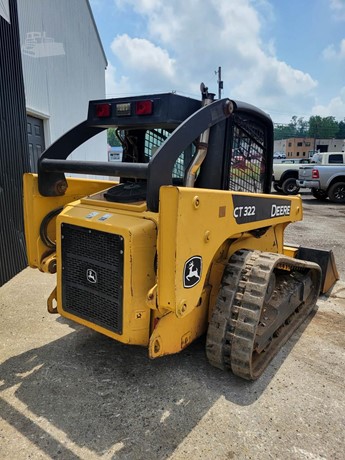 2009 John Deere CT322 Skidsteer Package Deal 3 2009 John Deere CT322 – rear three-quarter exterior