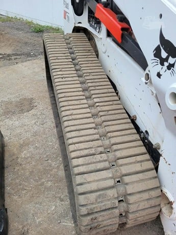 2022 Bobcat T770 High Flow Mulching Package – HD 3 Blade Cutter 2 2022 Bobcat T770 – track close-up