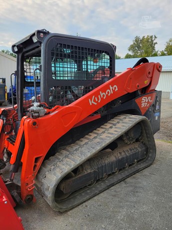 2023 KUBOTA SVL97-2 1 2023 KUBOTA SVL97-2 – left front machine view